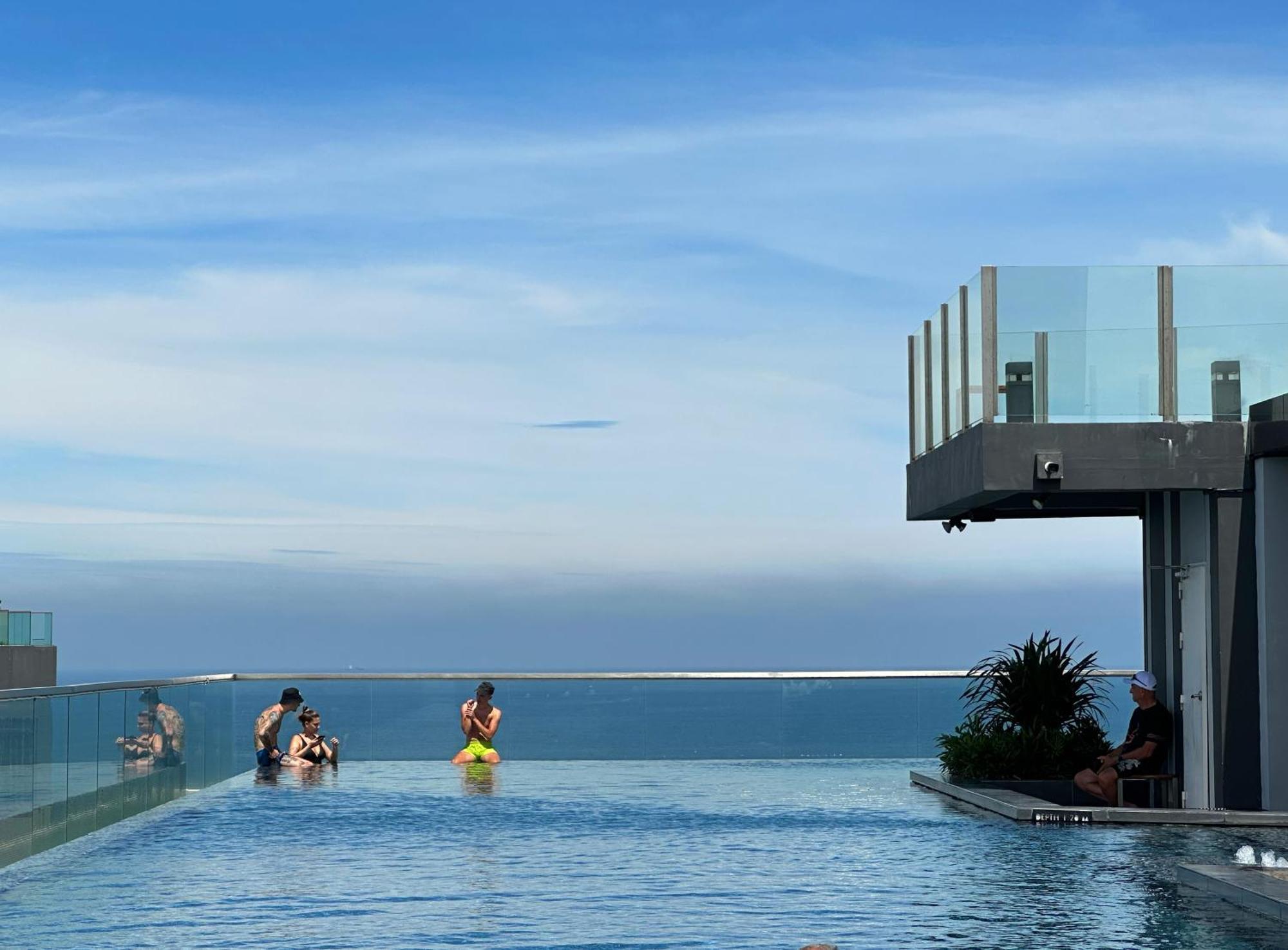 The Base Central Pattaya By Wwc Exterior foto